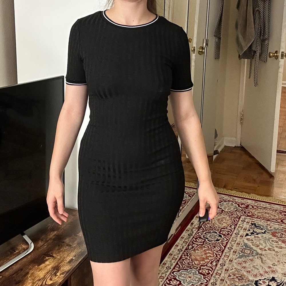 H&M Dress Black Short Sleeve Size 6